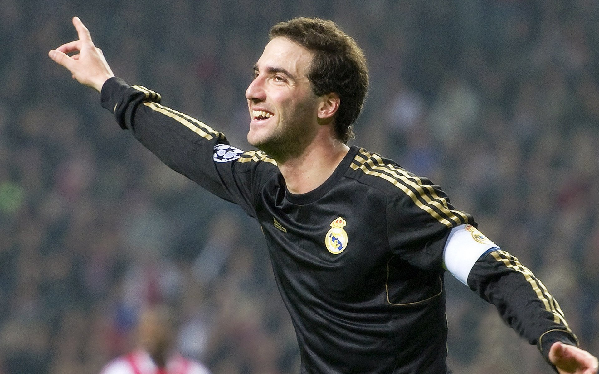 亚特兰大高频进攻打乱对手防线部署，亚特兰大战术体系