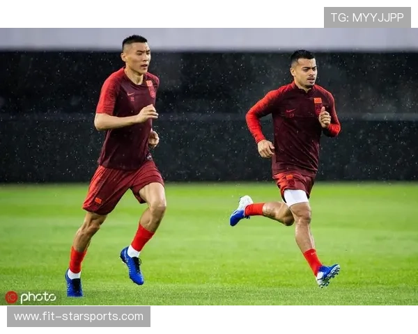 国安名帅带队首训公开，训练强度惊艳媒体